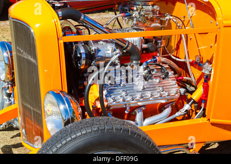 Nahaufnahme von 1949 Mercury-Engine installiert in einem 1932 Ford Hot-Rod. Stockfoto