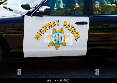 Nahaufnahme der Tür auf California Highway Patrol Auto Abzeichen zeigen. Stockfoto