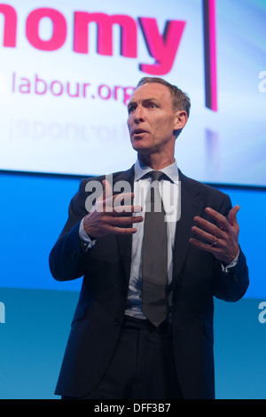 Jim Murphy MP Schatten Verteidigungsminister befasst sich der Labour-Partei-Konferenz in Brighton 2013 Stockfoto