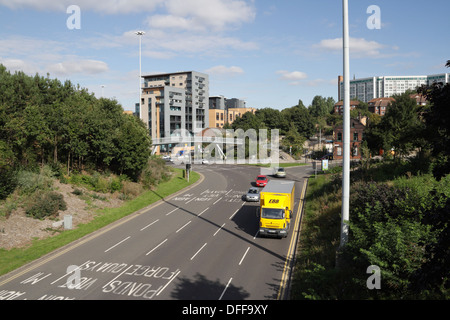 Verkehr auf dem Park Square Kreisverkehr Sheffield England UK Stockfoto