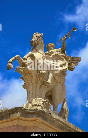 Statue von Pheme in den Gärten, Palacio de Queluz, Lissabon, Portugal, Süd-West-Europa Stockfoto