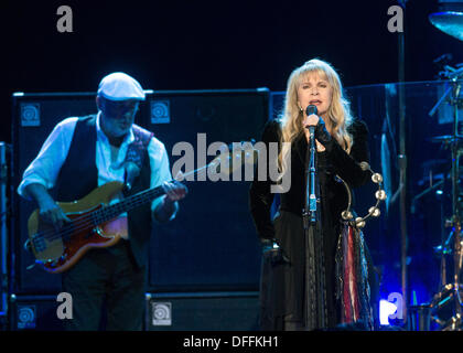 Glasgow, Vereinigtes Königreich. 3. Oktober 2013. Stevie Nicks von Fleetwood Mac ausführen auf der Bühne im Hydro am 3. Oktober 2013 in Glasgow, UK-Credit: Sam Kovak/Alamy Live News Stockfoto