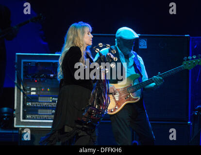 Glasgow, Vereinigtes Königreich. 3. Oktober 2013. Stevie Nicks von Fleetwood Mac ausführen auf der Bühne im Hydro am 3. Oktober 2013 in Glasgow, UK-Credit: Sam Kovak/Alamy Live News Stockfoto