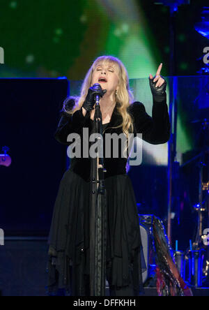 Glasgow, Vereinigtes Königreich. 3. Oktober 2013. Stevie Nicks von Fleetwood Mac ausführen auf der Bühne im Hydro am 3. Oktober 2013 in Glasgow, UK-Credit: Sam Kovak/Alamy Live News Stockfoto