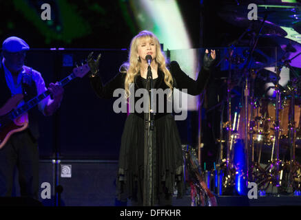 Glasgow, Vereinigtes Königreich. 3. Oktober 2013. Stevie Nicks von Fleetwood Mac ausführen auf der Bühne im Hydro am 3. Oktober 2013 in Glasgow, UK-Credit: Sam Kovak/Alamy Live News Stockfoto