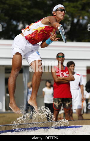 Tokio, Japan. 2. Oktober 2013. Naoaki Yamamoto (JPN), 3. Oktober 2013-Beach Tennis: Rakuten Japan Open Beach Tennis Championships 2013 Herrendoppel im Ariake Coliseum, Tokio, Japan. © AFLO SPORT/Alamy Live-Nachrichten Stockfoto