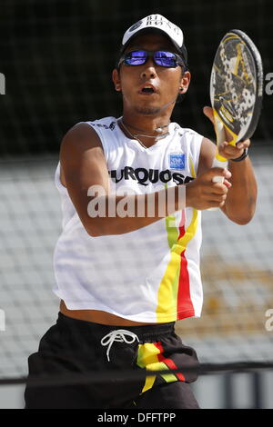 Tokio, Japan. 2. Oktober 2013. Kotaro Aizawa (JPN), 3. Oktober 2013-Beach Tennis: Rakuten Japan Open Beach Tennis Championships 2013 Herrendoppel im Ariake Coliseum, Tokio, Japan. © AFLO SPORT/Alamy Live-Nachrichten Stockfoto