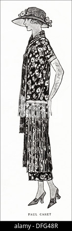 Flapper-Mode der 1920er Jahre. Bedruckte Crepe Kleid von rot, grau, Beige, gelb & braun mit Hut grün Stroh vom Designer Paul Caret. Original Vintage Illustration aus einer Frauen Mode-Magazin ca. 1924 Stockfoto