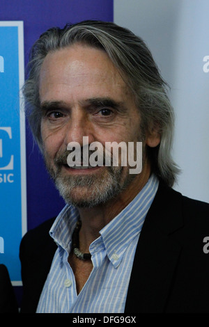 Oscar-Preisträger JEREMY IRONS gibt eine Pressekonferenz für seinen neuen Film "Nacht Zug nach Lissabon" in Athen. Stockfoto