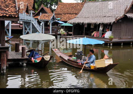 Boote auf dem schwimmenden Markt, alte Siam in der Nähe von Bangkok. Stockfoto