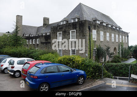 Aberystwyth, Wales, UK. 4. Oktober 2013.   Mehr als 100 walisische Sprache Aberystwyth University Studenten besetzten Teil von Verwaltungsgebäuden aus Protest gegen die geplante Schließung des PANTYCELYN Hall des Wohnsitzes an der Universität (Bild). Hall, der einzige walisische Sprache Halle wird voraussichtlich nächstes Jahr mit den Schülern ins neue Einheiten auf dem Campus zu schließen.    Bildnachweis: Keith Morris/Alamy Live-Nachrichten Stockfoto