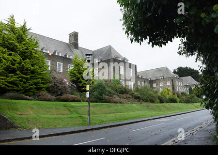 Aberystwyth, Wales, UK. 4. Oktober 2013.   Mehr als 100 walisische Sprache Aberystwyth University Studenten besetzten Teil von Verwaltungsgebäuden aus Protest gegen die geplante Schließung des PANTYCELYN Hall des Wohnsitzes an der Universität (Bild). Hall, der einzige walisische Sprache Halle wird voraussichtlich nächstes Jahr mit den Schülern ins neue Einheiten auf dem Campus zu schließen.    Bildnachweis: Keith Morris/Alamy Live-Nachrichten Stockfoto