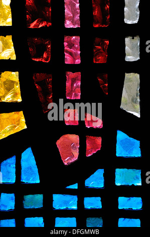 Maidstone, Kent, England, UK. Moderne Glasfenster Aylesford Priory (1242 gegründet) Stockfoto