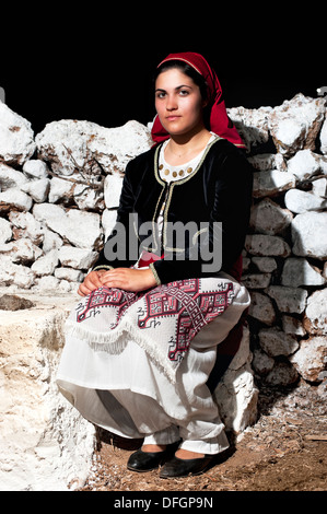 Frau mit traditionellen Verschleiß von Kreta, Griechenland Stockfoto