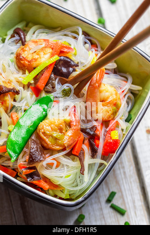 Nahaufnahme des chinesischen Mischung Gemüse und Reisnudeln Stockfoto