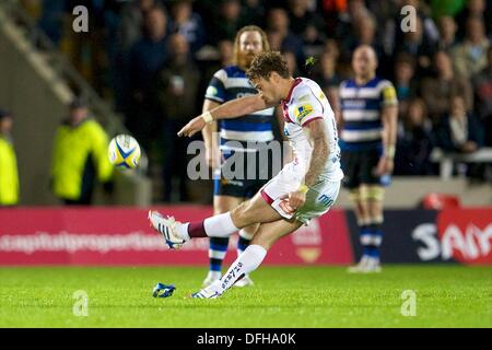Salford, UK. 4. Oktober 2013. Sale Sharks fliegen Hälfte Danny Cipriani während der Aviva Premiership Spiel zwischen Verkauf Haifische und Bath Rugby aus dem AJ-Bell-Stadion. Bildnachweis: Aktion Plus Sport/Alamy Live-Nachrichten Stockfoto