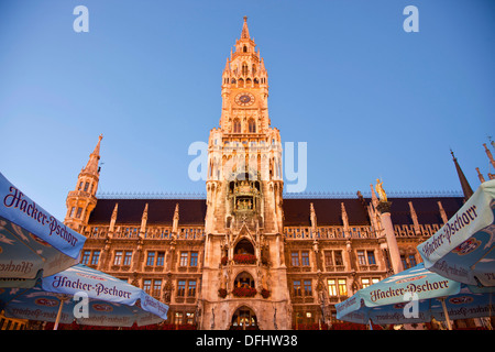 Das neue Rathaus Neues Rathaus auf dem zentralen Quadrat Marienplatz in München, Bayern, Deutschland Stockfoto