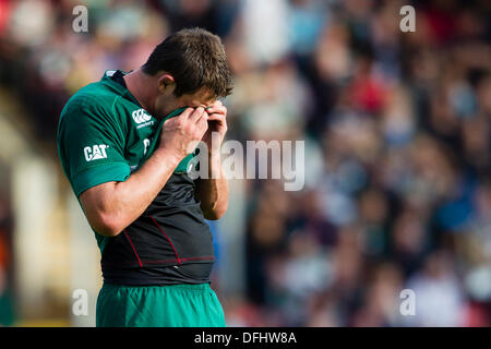 Leicester, UK. 5. Oktober 2013. Leicesters Louis Deacon. Aktion aus dem Aviva Premiership Runde 5 Spiel zwischen Leicester Tigers und Northampton Saints gespielt an der Welford Road, Leicester Credit: Graham Wilson/Alamy Live News Stockfoto