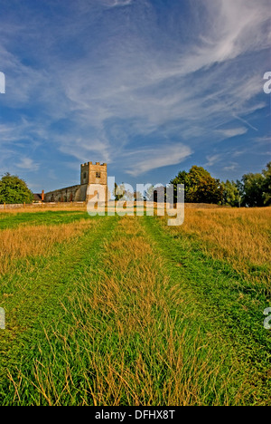 Das kleine Dorf St Giles in der kleinen Warwickshire Dorf Chesterton steht auf einer kleinen Anhöhe am Rande des Dorfes. Stockfoto