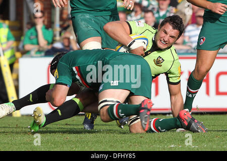 Leicester, UK. 5. Oktober 2013. Phil Dowson in Aktion während der Aviva Premiership Spiel zwischen Leicester Tigers und Northampton Saints von Welford Road. Bildnachweis: Aktion Plus Sport/Alamy Live-Nachrichten Stockfoto