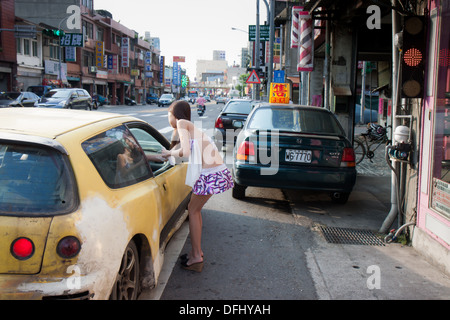 Betelnuss-Mädchen in einem Betelnuss-Stand in Taiwan Stockfoto
