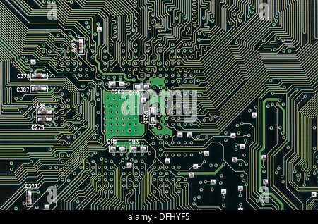 Closeup Details der elektronischen Leiterplatte mit vielen Komponenten, erschossen Horizontal Stockfoto