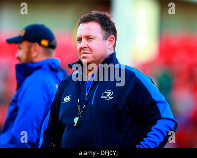 Limerick, Irland. 5. Oktober 2013. Leinster head Coach Matt O'Connor vor dem RaboDirect Pro 12 Spiel zwischen Munster und Leinster von Thomond Park. Bildnachweis: Aktion Plus Sport/Alamy Live-Nachrichten Stockfoto