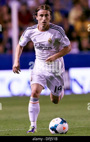 Valencia, Spanien. 5. Oktober 2013. Mittelfeldspieler Luka Modric von Real Madrid in Aktion während der La Liga-Spiel zwischen Levante und Real MAdrid im Stadion, Valencia Credit Ciutat de Valencia: Action Plus Sport/Alamy Live News Stockfoto