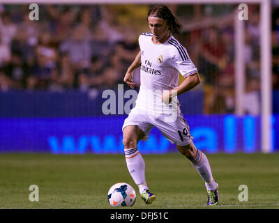 Valencia, Spanien. 5. Oktober 2013. Mittelfeldspieler Luka Modric von Real Madrid in Aktion während der La Liga-Spiel zwischen Levante und Real MAdrid im Stadion, Valencia Credit Ciutat de Valencia: Action Plus Sport/Alamy Live News Stockfoto