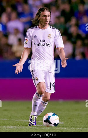 Valencia, Spanien. 5. Oktober 2013. Mittelfeldspieler Luka Modric von Real Madrid in Aktion während der La Liga-Spiel zwischen Levante und Real MAdrid im Stadion, Valencia Credit Ciutat de Valencia: Action Plus Sport/Alamy Live News Stockfoto