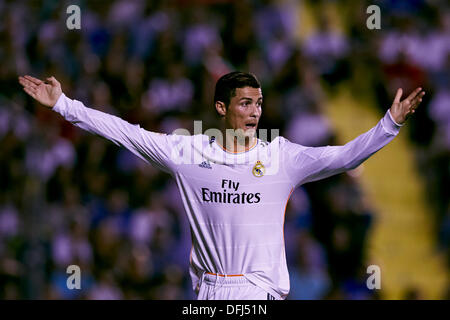 Valencia, Spanien. 5. Oktober 2013. Mittelfeldspieler Cristiano Ronaldo von Real Madrid feiert den Siegtreffer für echte während der La Liga-Spiel zwischen Levante und Real MAdrid im Stadion, Valencia Credit Ciutat de Valencia: Action Plus Sport/Alamy Live News Stockfoto