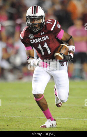 Columbia, South Carolina, USA. 6. Oktober 2013. 5. Oktober 2013 - Columbia, South Carolina, USA-. South Carolina WR Pharoh Cooper (11) trägt den Ball während der NCAA Football-Spiel zwischen den Kentucky Wildcats und die University of South Carolina Gamecocks Williams-Bryce-Stadion in Columbia, South Carolina Credit: Csm/Alamy Live-Nachrichten Stockfoto