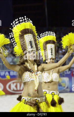 Papeete, Tahiti. 28. September 2013. Tänzer Beach-Soccer: FIFA Beach Soccer World Cup Tahiti 2013 geschlosen Zeremonie Tahua Sängertruppen-Stadion in Papeete, Tahiti. © Wataru Kohayakawa/AFLO/Alamy Live-Nachrichten Stockfoto