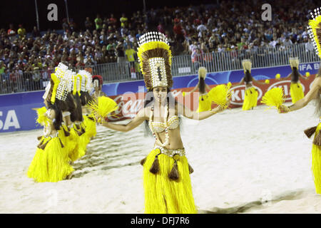 Papeete, Tahiti. 28. September 2013. Tänzer Beach-Soccer: FIFA Beach Soccer World Cup Tahiti 2013 geschlosen Zeremonie Tahua Sängertruppen-Stadion in Papeete, Tahiti. © Wataru Kohayakawa/AFLO/Alamy Live-Nachrichten Stockfoto