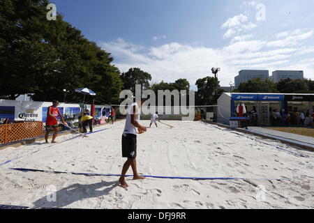 3. Oktober 2013-Beach Tennis: Rakuten Japan Open Beach Tennis Championships 2013 im Ariake Coliseum, Tokio, Japan. © AFLO SPORT/Alamy Live-Nachrichten Stockfoto