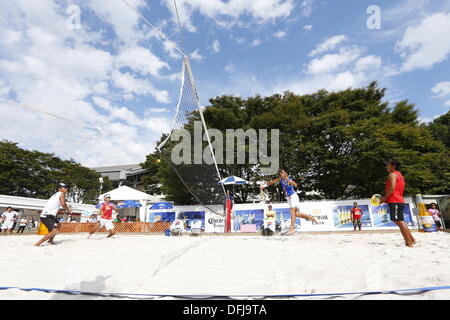 3. Oktober 2013-Beach Tennis: Rakuten Japan Open Beach Tennis Championships 2013 im Ariake Coliseum, Tokio, Japan. © AFLO SPORT/Alamy Live-Nachrichten Stockfoto