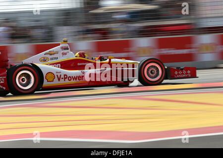 Houston, Texas, USA. 5. Oktober 2013.  IndyCar, runden 17-18, Reliant Park Houston, Houston, Houston Texas, USA, Oktober 4-6 2013, HELIO CASTRONEVES, Grand Prix Team Penske Credit: Ron Bijlsma/ZUMA Press, Inc./Alamy Live News Stockfoto