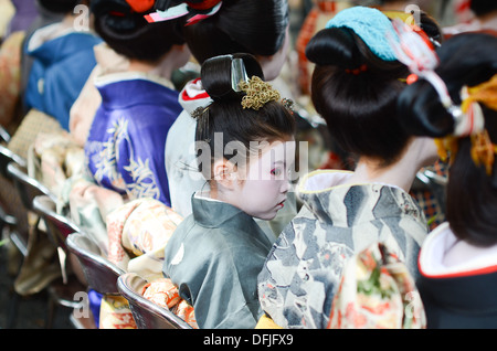 Eine Szene aus dem "Kushi Matsuri" (Kamm-Festival) in Kyoto, Japan. Stockfoto