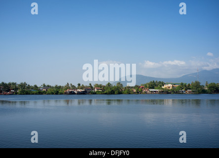 Blick von der Riverside in Kampot, Kambodscha. Stockfoto