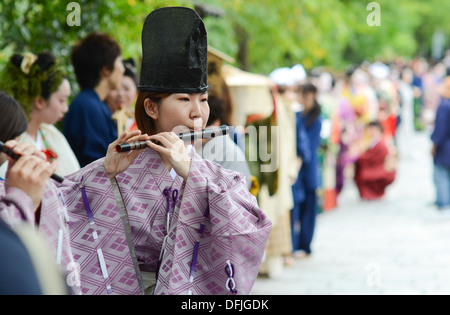 Eine Szene aus dem "Kushi Matsuri" (Kamm-Festival) in Kyoto, Japan. Stockfoto