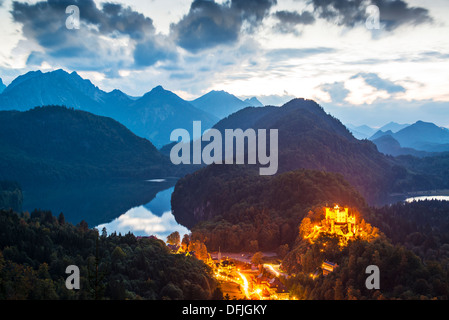 Schloss Hohenschwangau in den Bayerischen Alpen Deutschlands. Stockfoto