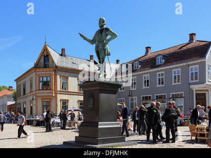 Statue des Stadtgründers Frederik II in Torvet Square, Gamlebyen, Fredrikstad, Ostfold, Norwegen, Skandinavien Stockfoto