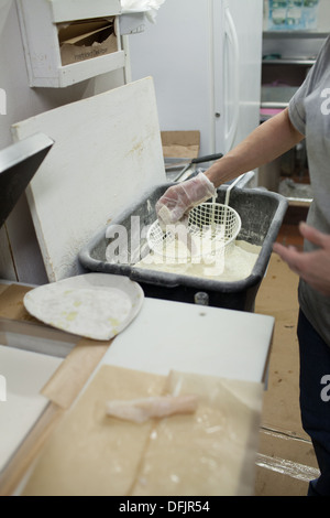 Amanda Maybeck Brot Fisch Taco in Champlin Fischrestaurant Stockfoto