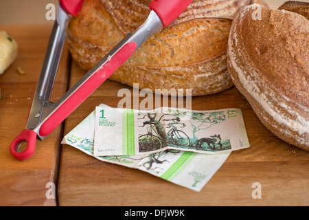 Eine handwerkliche Bäckerei in Bristol mit Großbritanniens erste Stadt breit Landeswährung - Bristol-Pfund - Stillleben mit einem Bristol-Pfund Stockfoto