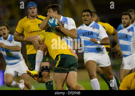 Rosario, Santa Fe, Argentinien. 5. Oktober 2013. Rugby-Meisterschaft Befestigung zwischen Argentinien und Australien. Estadio Gigante de Arroyito. Juan Imhoff in Angriff genommen. Bildnachweis: Aktion Plus Sport/Alamy Live-Nachrichten Stockfoto