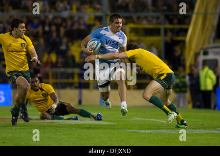 Rosario, Santa Fe, Argentinien. 5. Oktober 2013. Rugby-Meisterschaft Befestigung zwischen Argentinien und Australien. Estadio Gigante de Arroyito. Pablo Matera in Angriff genommen. Bildnachweis: Aktion Plus Sport/Alamy Live-Nachrichten Stockfoto