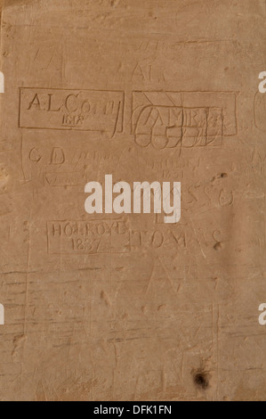 19. Jahrhundert-Graffiti an der Wand in der Ramasseum-Tempel in Luxor, Ägypten. Stockfoto