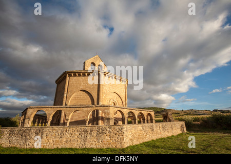 Die neugierig Kirche von Santa María de Eunate in Muruzábal, Navarra, Spanien Stockfoto