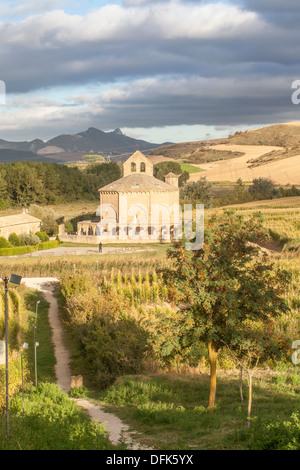 Die neugierig Kirche von Santa María de Eunate in Muruzábal, Navarra, Spanien Stockfoto