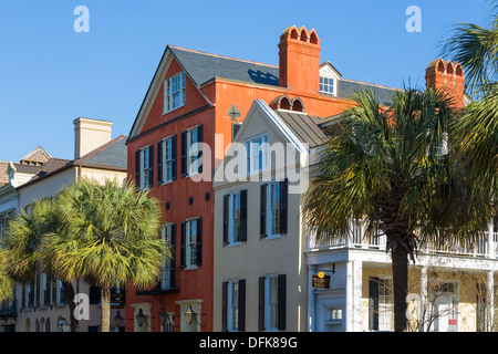 Restaurierte Gebäude im historischen French Quarter von Charleston, South Carolina. Stockfoto